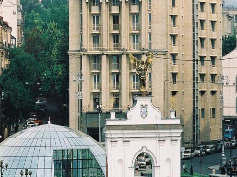 Kozatskiy Hotel Kijów Zewnętrze zdjęcie